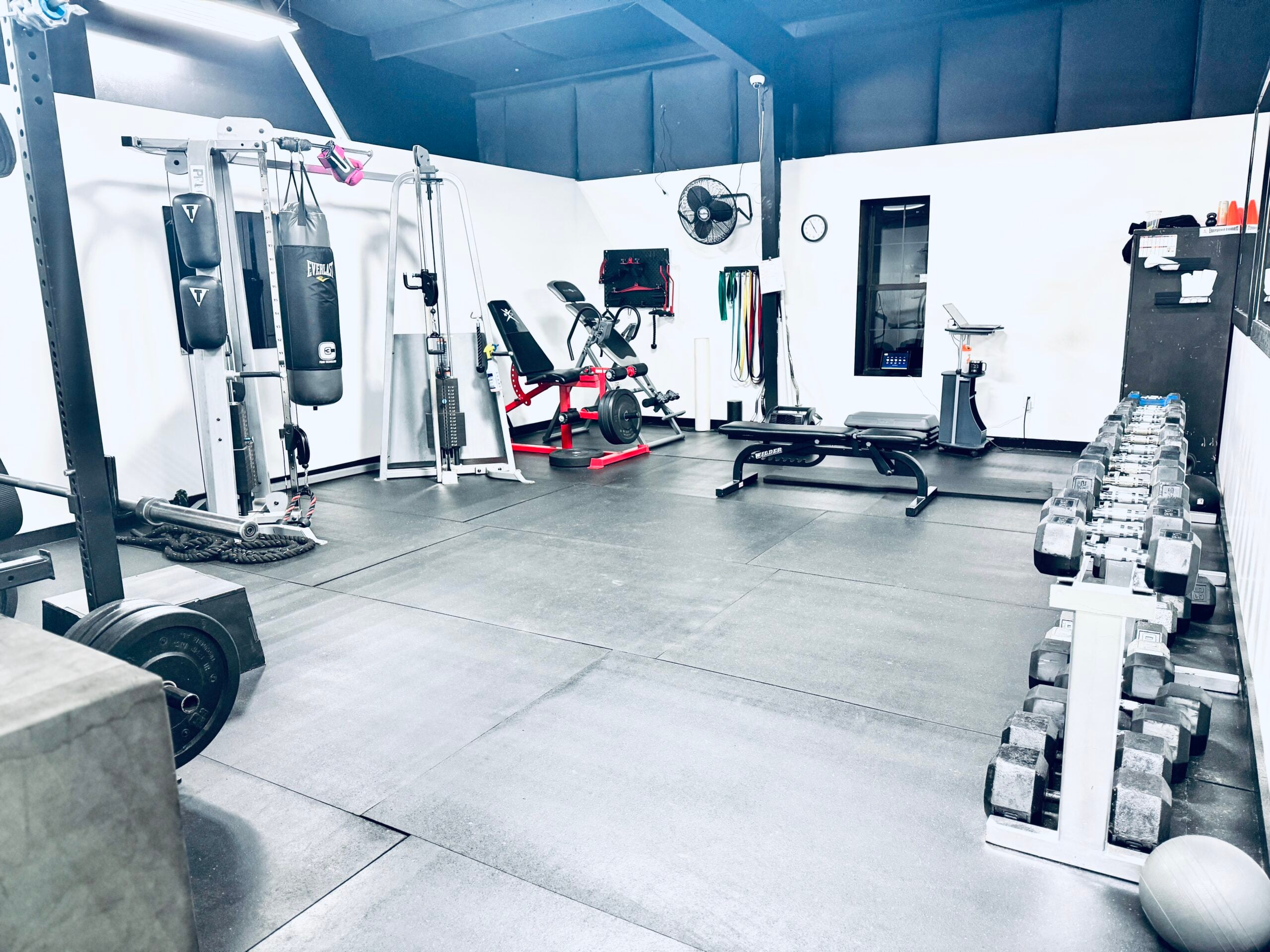 Treatment room for recovery and wellness services
